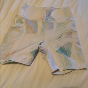Women's Fabletics Multicolor Patterned White  Shorts